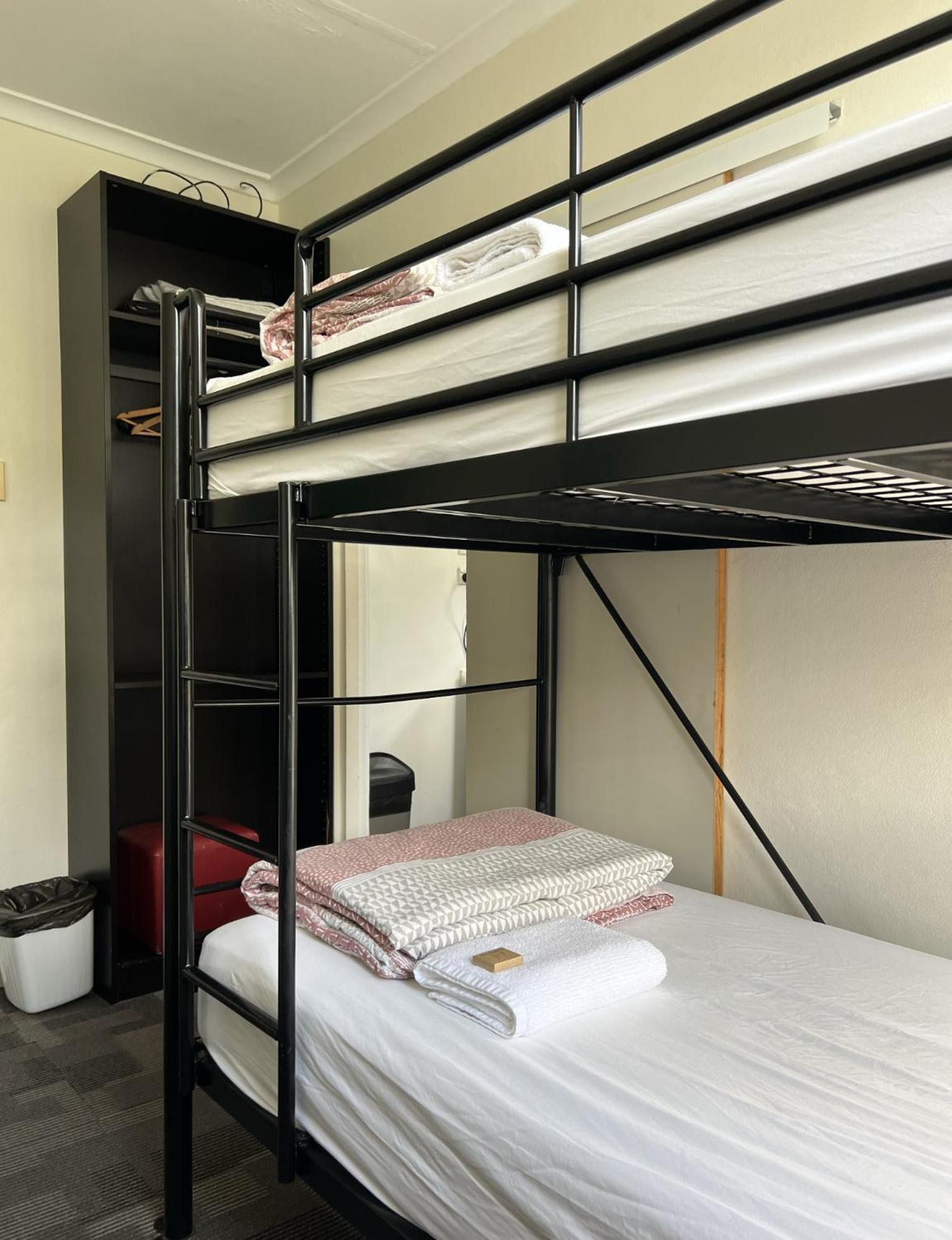 Manly Bunkhouse Hostel Сидни Екстериор снимка